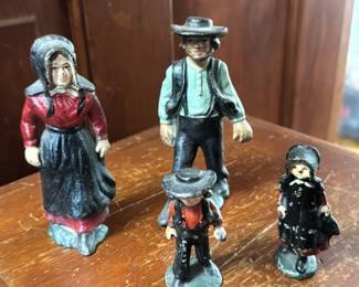 Cast Iron Figures - Dutch Couple