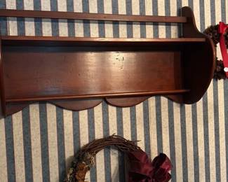 Wooden Wall Shelf with Decorative Wreath