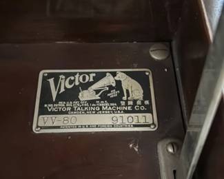 Victor Victrola VV-80 Phonograph