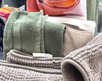 Towels + bathmats