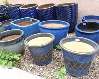  Ceramic pots in various sizes (many large!)