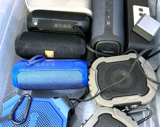 Portable blue tooth speakers