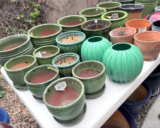 Ceramic pots in various sizes (many large!)