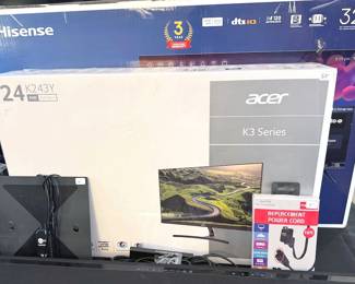 Monitor: Acer
Smart TV: Hisense
