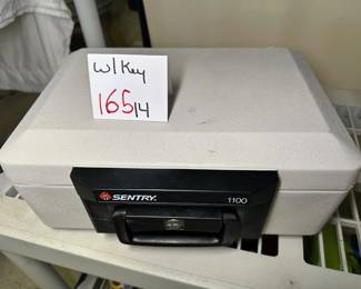 Sentry Safe Box w/Key