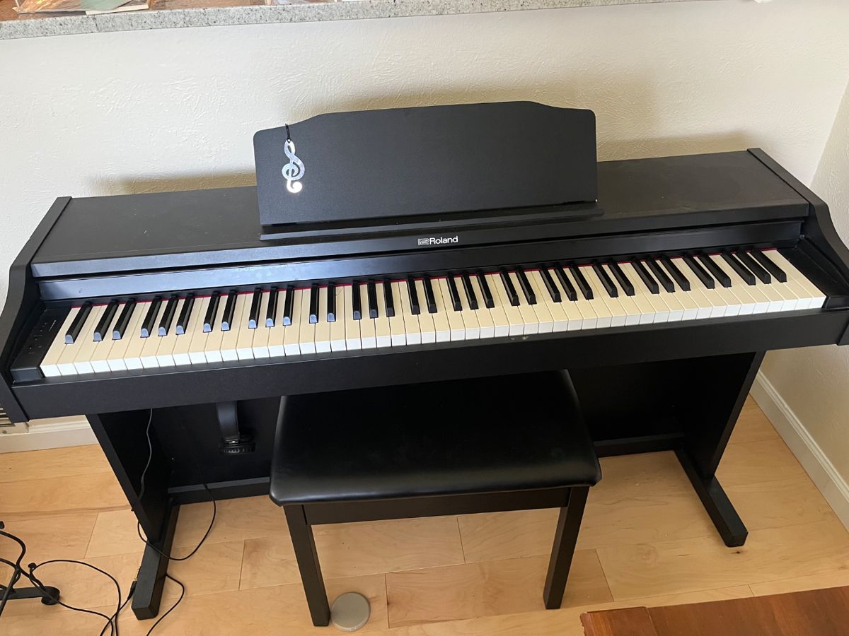Roland keyboard piano