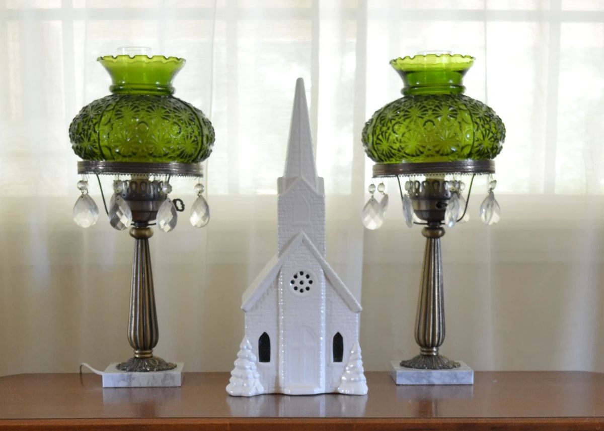 2 Vintage Daisy & Button Lamps and Lighted Church