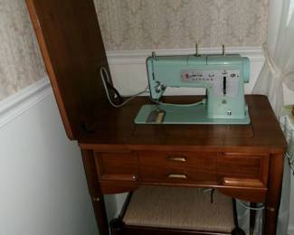 Singer Sewing Machine 338