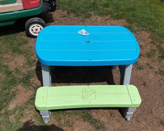 Little Tykes Picnic Table