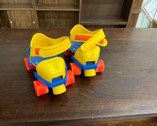 Fisher-Price Grow-With-Me 1,2,3 Roller Skates