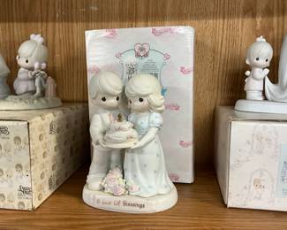Precious Moments Figurine - Love Vows Always to Bloom