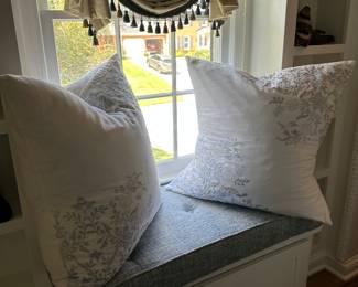 XL decorative pillows