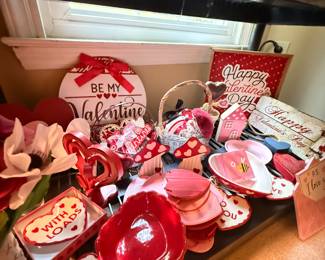 St. Valentine's Day Decor, Heart-Shaped Boxes, Holiday Dishwater