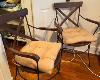 Pier 1 bar stools 