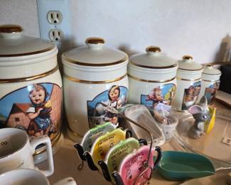 Hummel canister set
