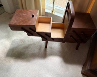 Vintage sewing basket 