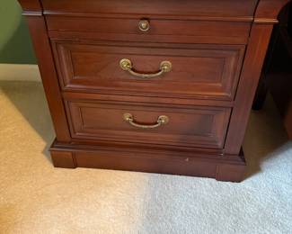 Pair Ethan Allen bedside tables 