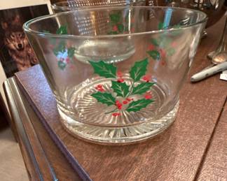 Indiana Glass holly patterned serving bowl