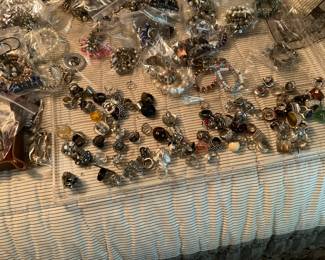 LOADS OF COSTME RINGS