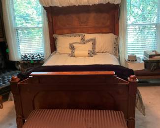 HALF TRSTER BED WITH UPHOLSTERED BENCH