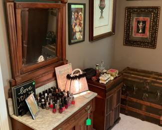 MATCHING DRESSER FOR TESTER BED