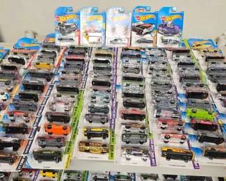 2438  99 Hot Wheel Die Cast Cars 