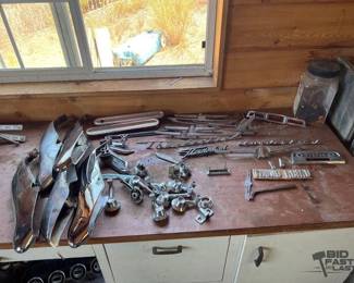 1025  Ford Thunderbird Parts 