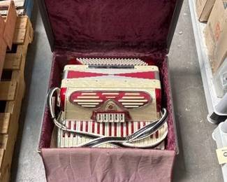2556  Vintage Italo American Piano Accordion 
