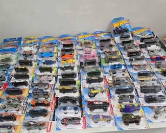 2470  87 Hot Wheel Die Cast Cars 