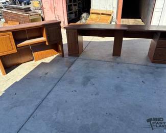 6508  Desk and Upper Cabinet 