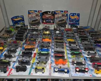 2414  93 Hot Wheel Die Cast Cars 