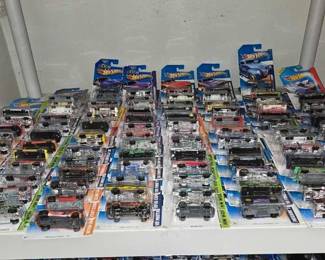 2474  86 Hot Wheel Die Cast Cars 