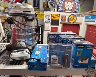 2256  Hart Tools and Shark TurboHand Vac 