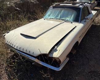 200  1964 Ford Thunderbird 