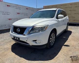 270  2014 Nissan Pathfinder 