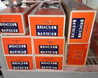2396  8 Amtrak Lionel Electric Trains 
