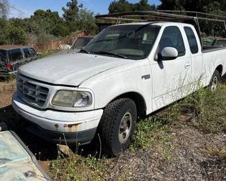 100  1999 Ford F150 Pickup Truck 