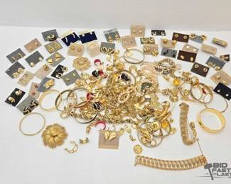 1008  Costume Jewelry 