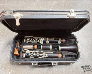2560  Revelle Master Wood Clarinet 