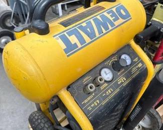 2614  DeWalt Electric 4.5 Gal Wheeled Portable Compressor 