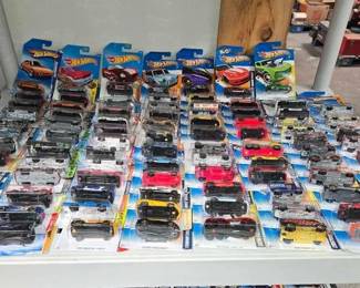 2460  92 Hot Wheel Die Cast Cars 