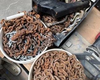 2606  Chains, Crowbar, Hitches, Ratchet Straps and More 