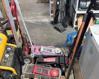 2610  4 Hydraulic Floor Jacks 