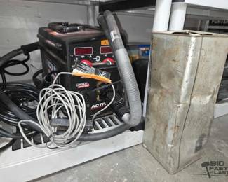 2114  Lincoln Electric Activ8X Pipe Portable Wire Feeder 