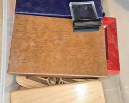 2684  15 Pen Sets  Display Cases 