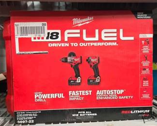 2032  NEW Milwaukee M18 Fuel2 Tool Combo Kit 