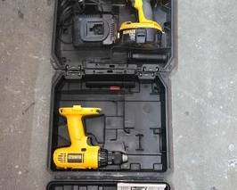2054  2 DeWalt Cordless DrillDriver 