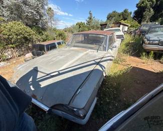 160  1965 Ford Thunderbird 