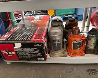 2156  6 Hydraulic Jacks 