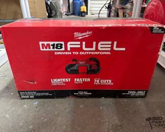 2178  NEW Milwaukee M18 Deep Cut Band Saw 